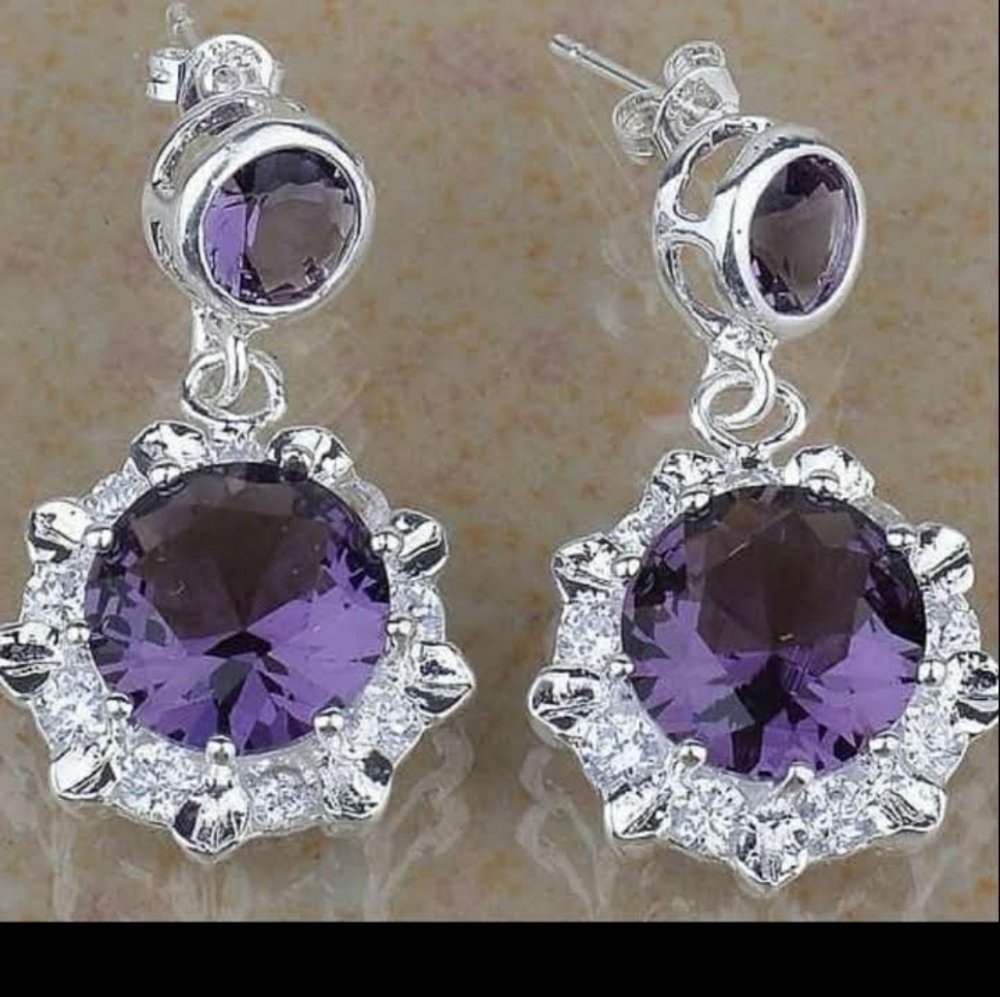 Silver dangle earrings Amethyst stone NWOT.. free amethyst pendant